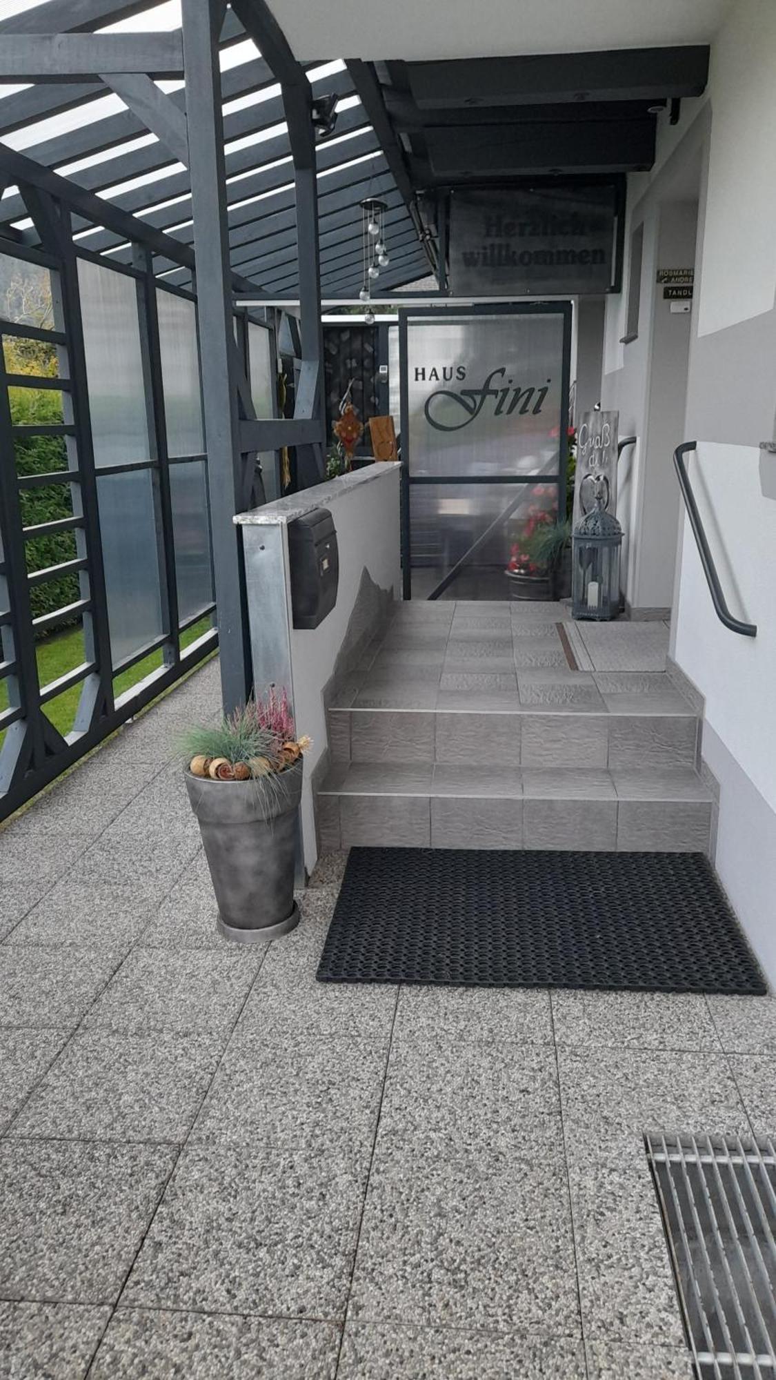 Haus Fini Apartment Langenfeld Luaran gambar