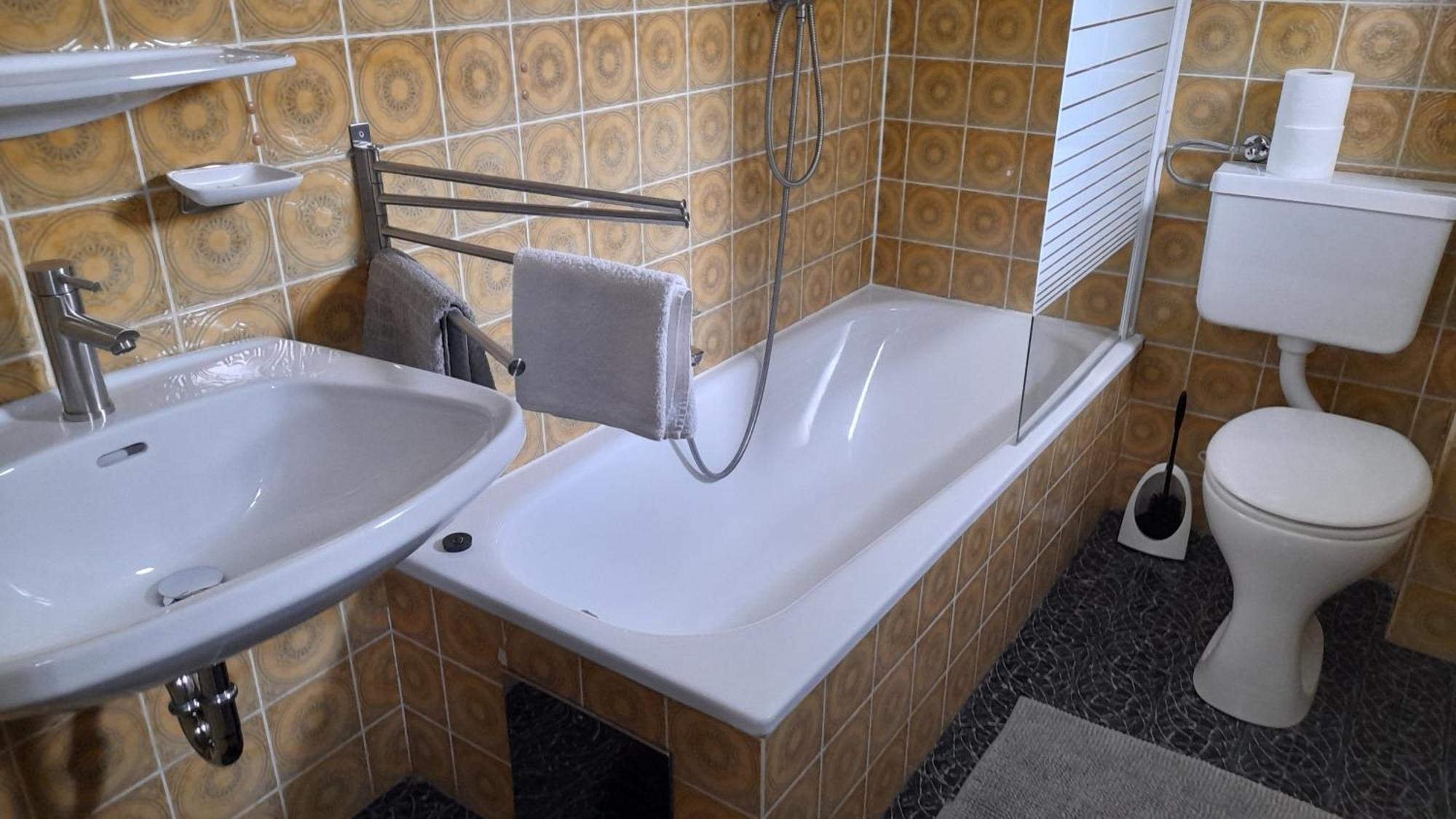 Haus Fini Apartment Langenfeld Luaran gambar